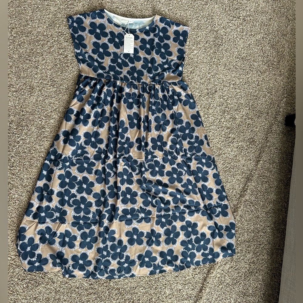 NWT Women’s Floral Dress